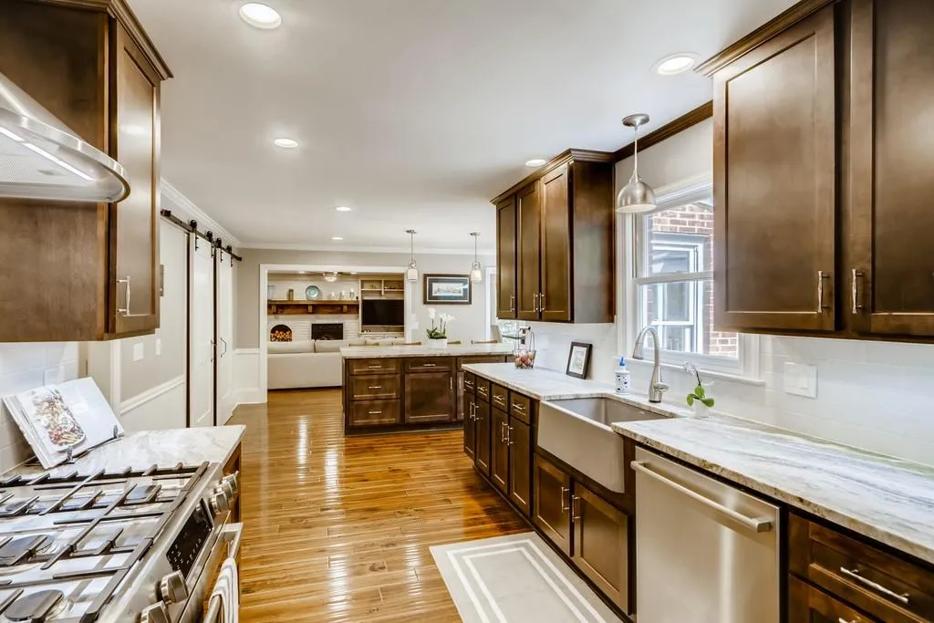 5065 Magnolia Bluff Drive, Sandy Springs, Georgia 30350, 4 Bedrooms Bedrooms, ,3 BathroomsBathrooms,Residential,Sold,5065 Magnolia Bluff Drive,6780916