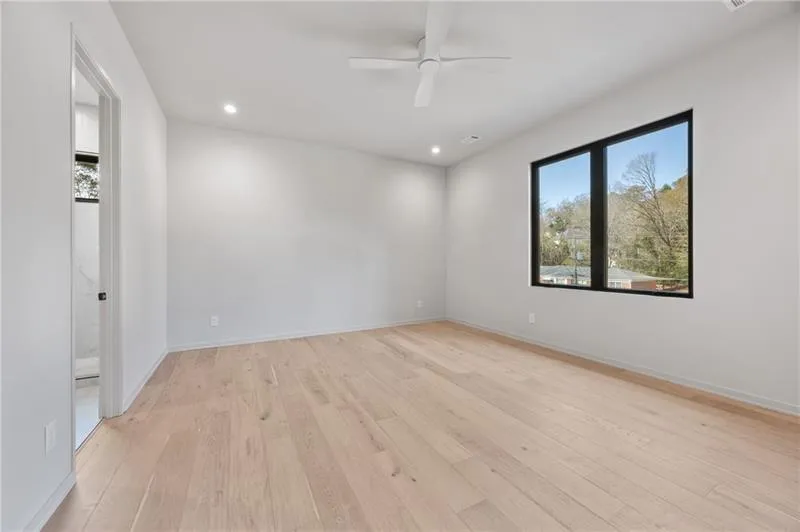 633 Pauley Place, Sandy Springs, Georgia 30328, 6 Bedrooms Bedrooms, ,6 BathroomsBathrooms,Residential,For Sale,633 Pauley Place,7714697
