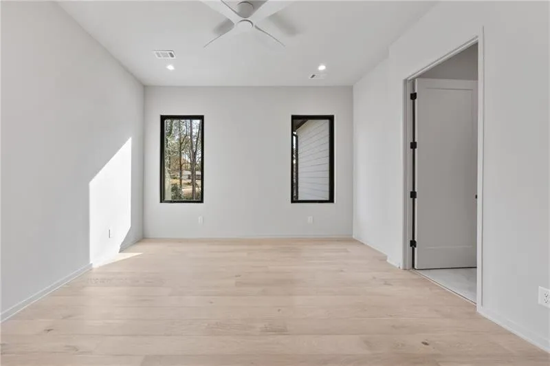 633 Pauley Place, Sandy Springs, Georgia 30328, 6 Bedrooms Bedrooms, ,6 BathroomsBathrooms,Residential,For Sale,633 Pauley Place,7714697
