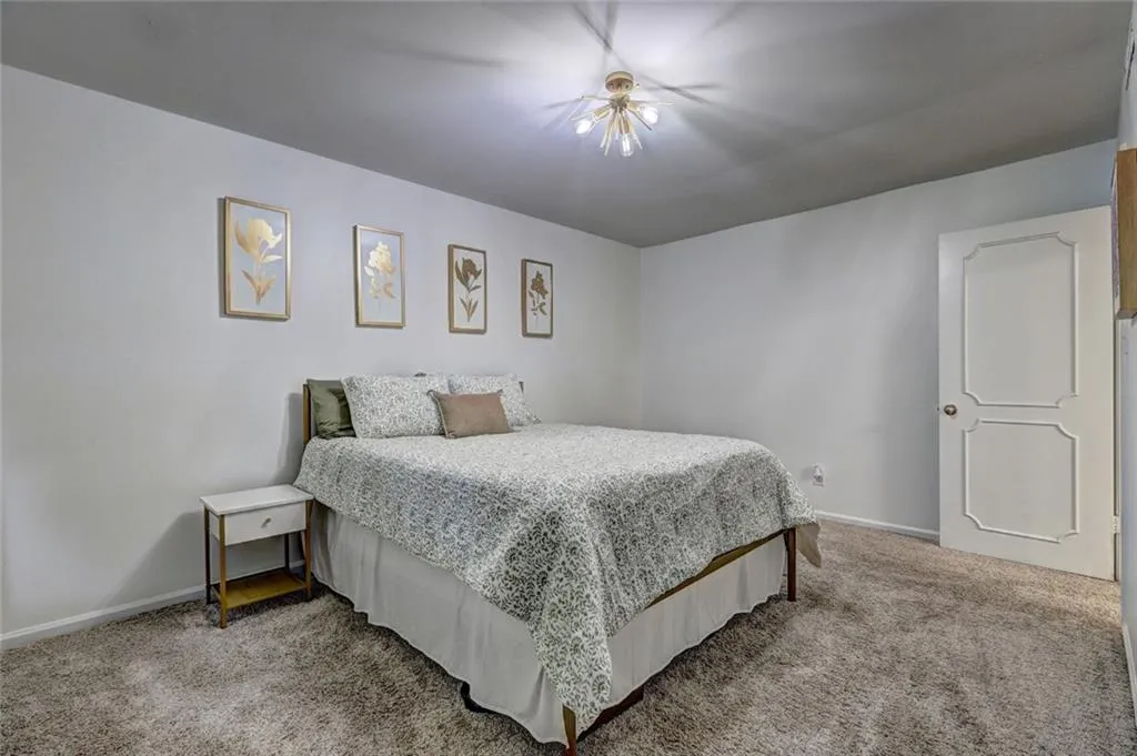 5400 Roswell Road Unit O1, Atlanta, Georgia 30342, 2 Bedrooms Bedrooms, ,1 BathroomBathrooms,Residential,For Sale,5400 Roswell Road Unit O1,7416913