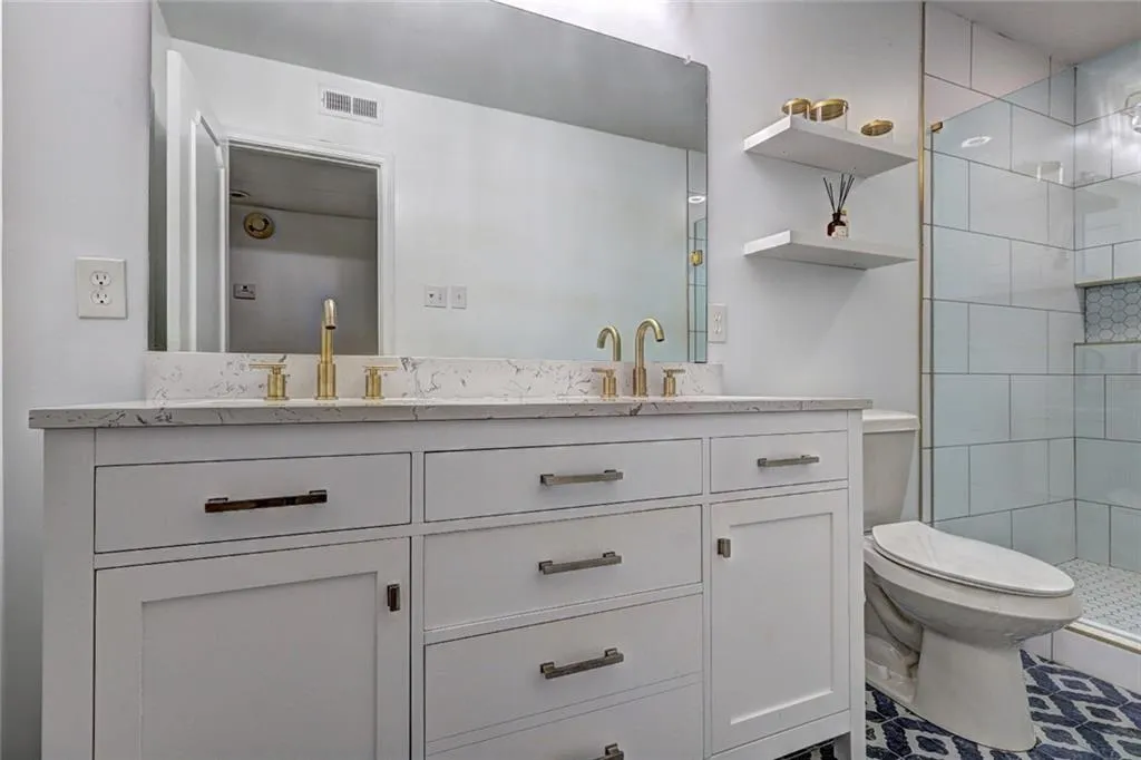 5400 Roswell Road Unit O1, Atlanta, Georgia 30342, 2 Bedrooms Bedrooms, ,1 BathroomBathrooms,Residential,For Sale,5400 Roswell Road Unit O1,7416913