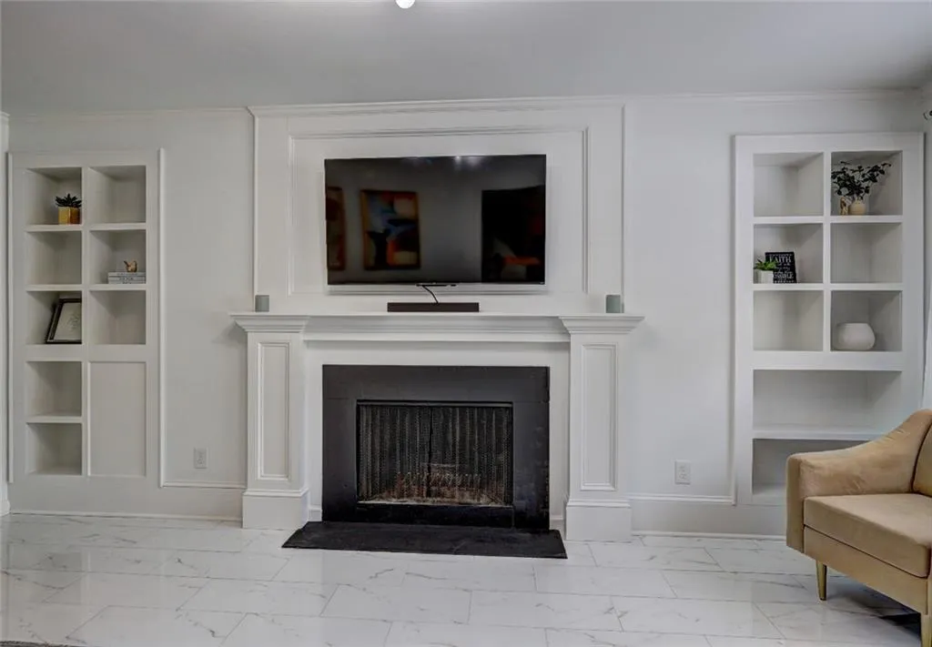 5400 Roswell Road Unit O1, Atlanta, Georgia 30342, 2 Bedrooms Bedrooms, ,1 BathroomBathrooms,Residential,For Sale,5400 Roswell Road Unit O1,7416913