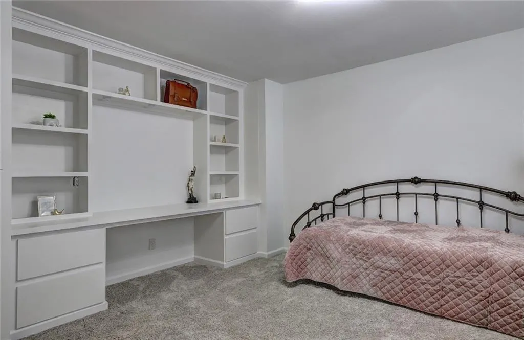 5400 Roswell Road Unit O1, Atlanta, Georgia 30342, 2 Bedrooms Bedrooms, ,1 BathroomBathrooms,Residential,For Sale,5400 Roswell Road Unit O1,7416913