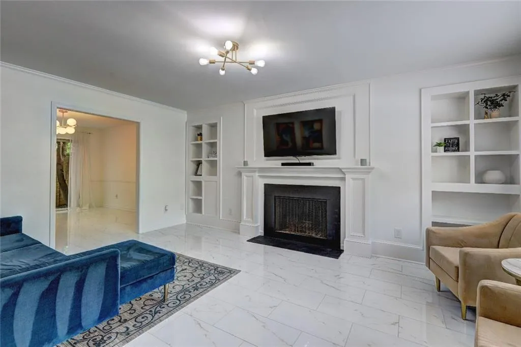 5400 Roswell Road Unit O1, Atlanta, Georgia 30342, 2 Bedrooms Bedrooms, ,1 BathroomBathrooms,Residential,For Sale,5400 Roswell Road Unit O1,7416913