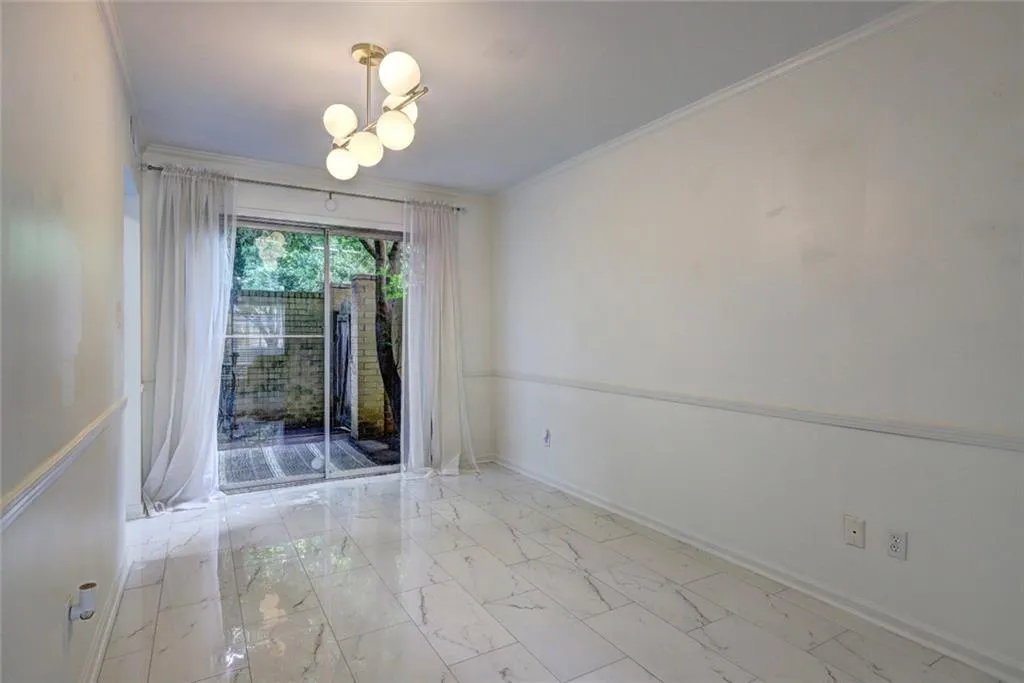 5400 Roswell Road Unit O1, Atlanta, Georgia 30342, 2 Bedrooms Bedrooms, ,1 BathroomBathrooms,Residential,For Sale,5400 Roswell Road Unit O1,7416913