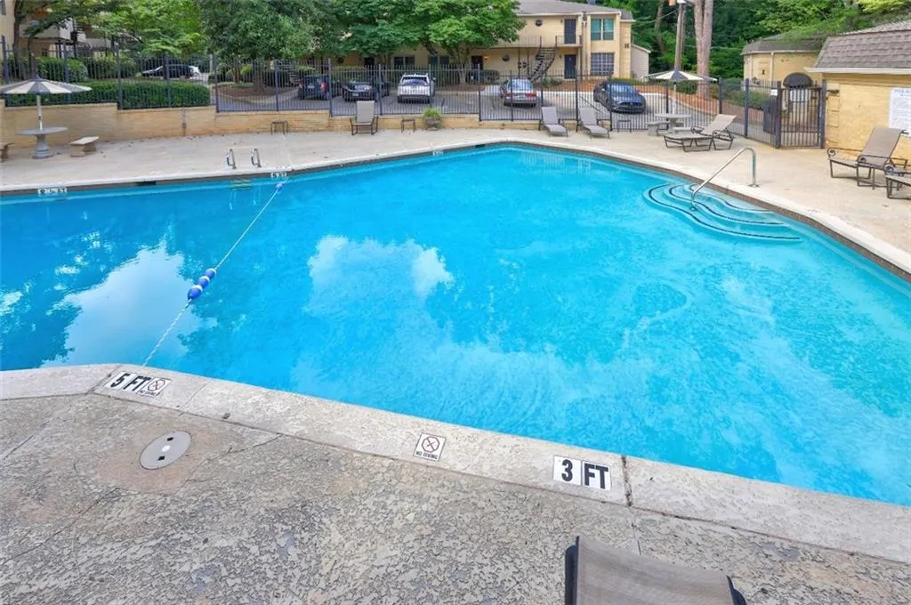 5400 Roswell Road Unit O1, Atlanta, Georgia 30342, 2 Bedrooms Bedrooms, ,1 BathroomBathrooms,Residential,For Sale,5400 Roswell Road Unit O1,7416913