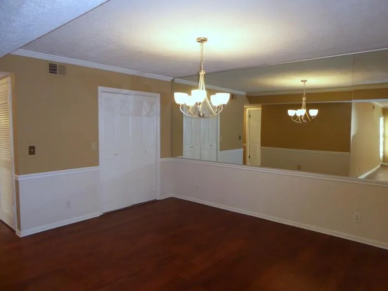 6851 Roswell Road Unit K-18, Sandy Springs, Georgia 30328, 3 Bedrooms Bedrooms, ,2 BathroomsBathrooms,Residential,Sold,6851 Roswell Road Unit K-18,6568393