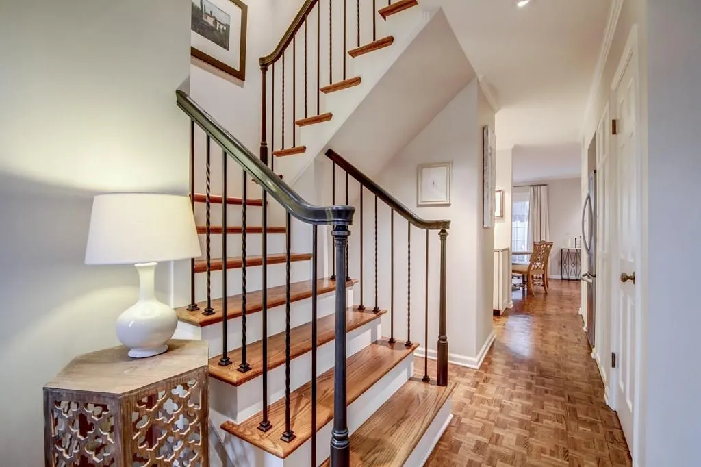 70 Old Ivy Road Ne Unit 32, Atlanta, Georgia 30342, 3 Bedrooms Bedrooms, ,2 BathroomsBathrooms,Residential,Sold,70 Old Ivy Road Ne Unit 32,5788570