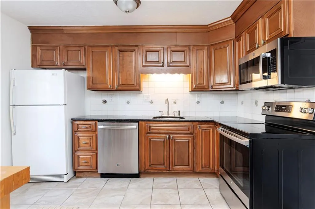 7 Scotland Place Nw, Atlanta, Georgia 30318, 2 Bedrooms Bedrooms, 0 ,2 BathroomsBathrooms,Residential,For Sale,7 Scotland Place Nw,7745752