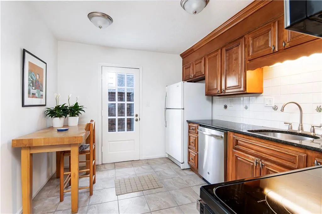 7 Scotland Place Nw, Atlanta, Georgia 30318, 2 Bedrooms Bedrooms, 0 ,2 BathroomsBathrooms,Residential,For Sale,7 Scotland Place Nw,7745752