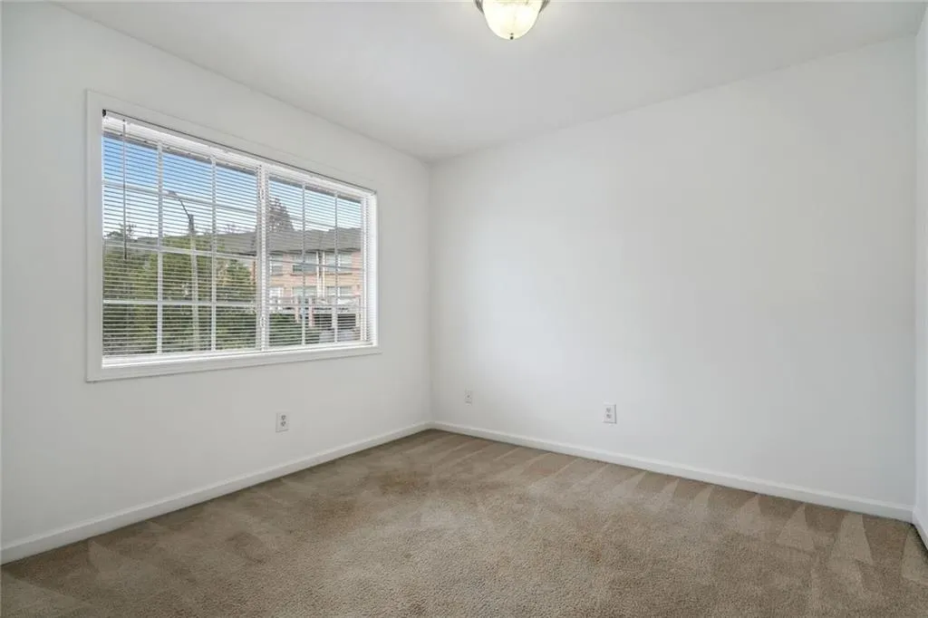 6940 Roswell Road Unit 1f, Atlanta, Georgia 30328, 2 Bedrooms Bedrooms, ,1 BathroomBathrooms,Residential,Sold,6940 Roswell Road Unit 1f,7171471