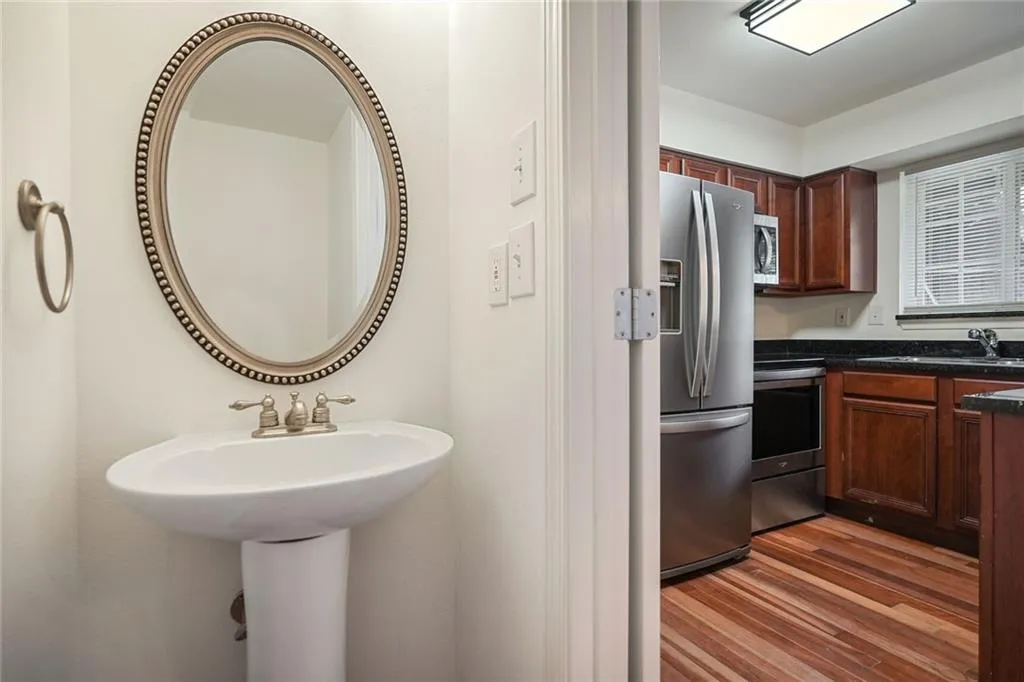 6940 Roswell Road Unit 1f, Atlanta, Georgia 30328, 2 Bedrooms Bedrooms, ,1 BathroomBathrooms,Residential,Sold,6940 Roswell Road Unit 1f,7171471