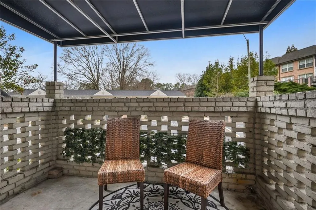 6940 Roswell Road Unit 1f, Atlanta, Georgia 30328, 2 Bedrooms Bedrooms, ,1 BathroomBathrooms,Residential,Sold,6940 Roswell Road Unit 1f,7171471
