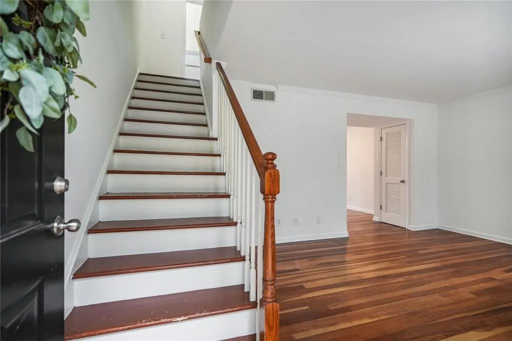 6940 Roswell Road Unit 1f, Atlanta, Georgia 30328, 2 Bedrooms Bedrooms, ,1 BathroomBathrooms,Residential,Sold,6940 Roswell Road Unit 1f,7171471