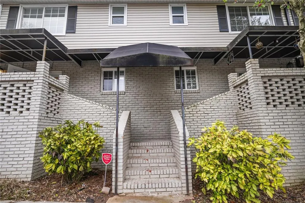 6940 Roswell Road Unit 1f, Atlanta, Georgia 30328, 2 Bedrooms Bedrooms, ,1 BathroomBathrooms,Residential,Sold,6940 Roswell Road Unit 1f,7171471