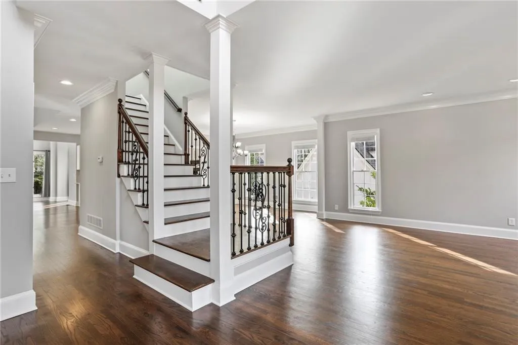 6725 Laurian Wood Drive, Sandy Springs, Georgia 30328, 5 Bedrooms Bedrooms, ,4 BathroomsBathrooms,Residential,Sold,6725 Laurian Wood Drive,6665931