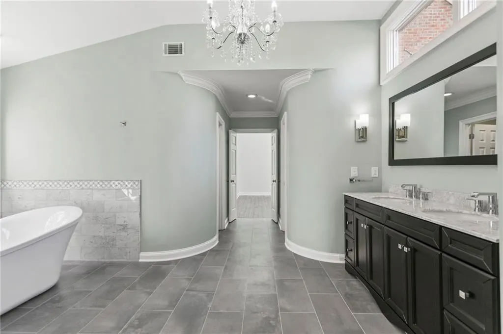 6725 Laurian Wood Drive, Sandy Springs, Georgia 30328, 5 Bedrooms Bedrooms, ,4 BathroomsBathrooms,Residential,Sold,6725 Laurian Wood Drive,6665931