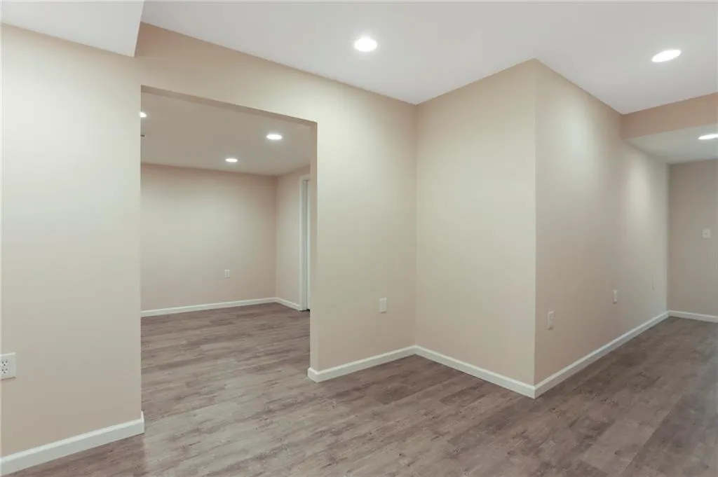 6725 Laurian Wood Drive, Sandy Springs, Georgia 30328, 5 Bedrooms Bedrooms, ,4 BathroomsBathrooms,Residential,Sold,6725 Laurian Wood Drive,6665931