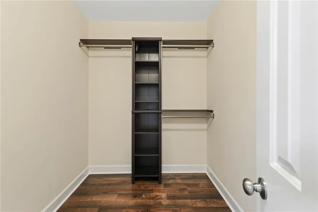 6725 Laurian Wood Drive, Sandy Springs, Georgia 30328, 5 Bedrooms Bedrooms, ,4 BathroomsBathrooms,Residential,Sold,6725 Laurian Wood Drive,6665931