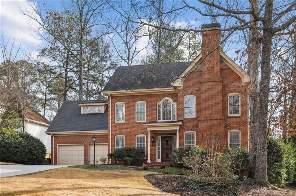 6725 Laurian Wood Drive, Sandy Springs, Georgia 30328, 5 Bedrooms Bedrooms, ,4 BathroomsBathrooms,Residential,Sold,6725 Laurian Wood Drive,6665931