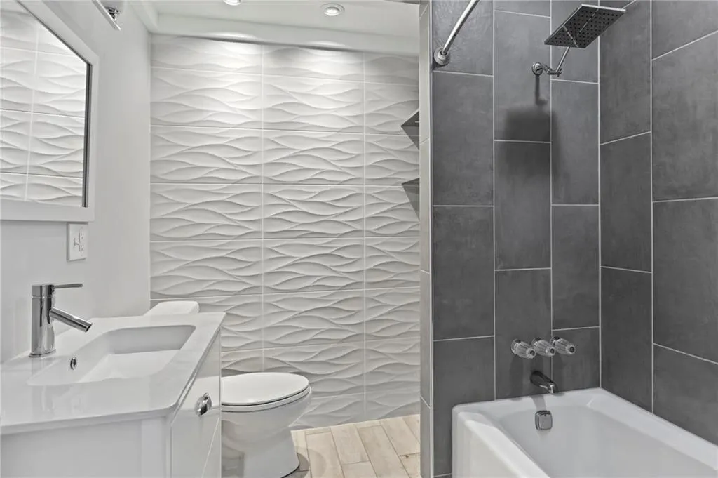 6725 Laurian Wood Drive, Sandy Springs, Georgia 30328, 5 Bedrooms Bedrooms, ,4 BathroomsBathrooms,Residential,Sold,6725 Laurian Wood Drive,6665931