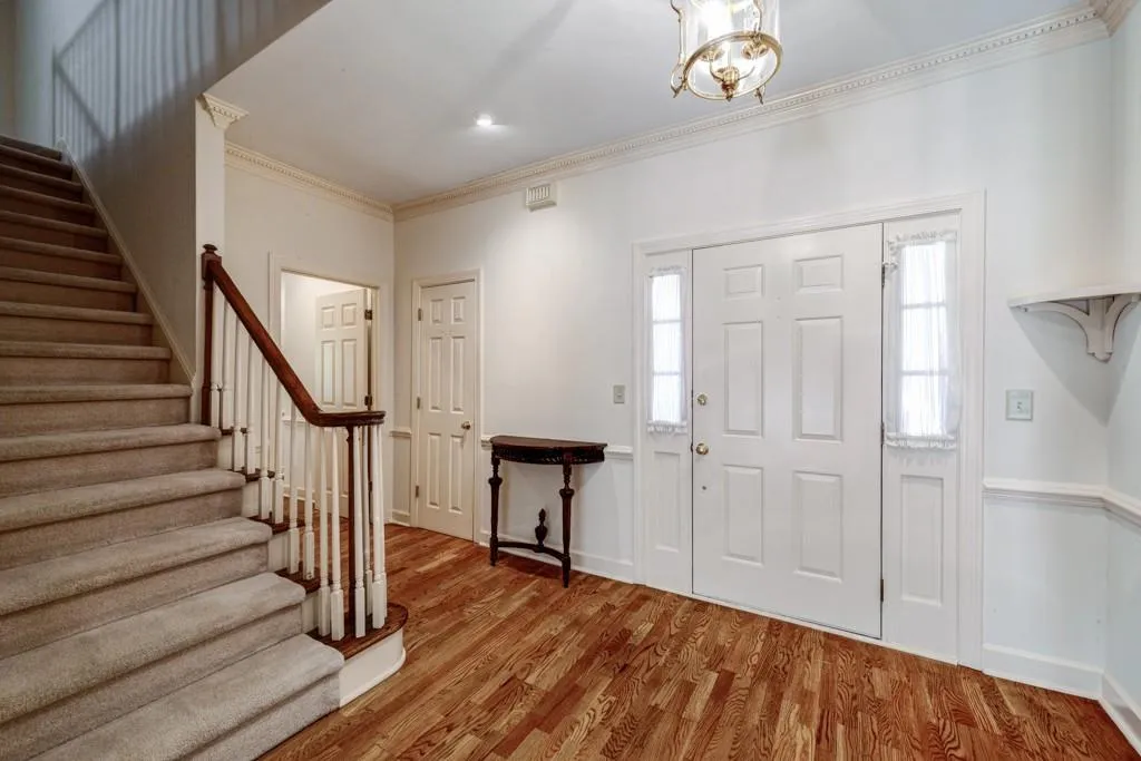 18 Ridgemere Trace, Sandy Springs, Georgia 30328, 3 Bedrooms Bedrooms, ,2 BathroomsBathrooms,Residential,Sold,18 Ridgemere Trace,5843241