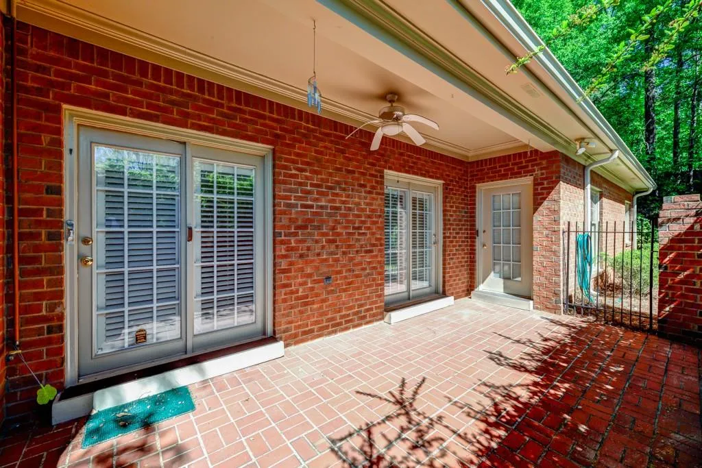 18 Ridgemere Trace, Sandy Springs, Georgia 30328, 3 Bedrooms Bedrooms, ,2 BathroomsBathrooms,Residential,Sold,18 Ridgemere Trace,5843241