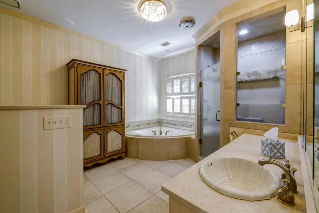 18 Ridgemere Trace, Sandy Springs, Georgia 30328, 3 Bedrooms Bedrooms, ,2 BathroomsBathrooms,Residential,Sold,18 Ridgemere Trace,5843241