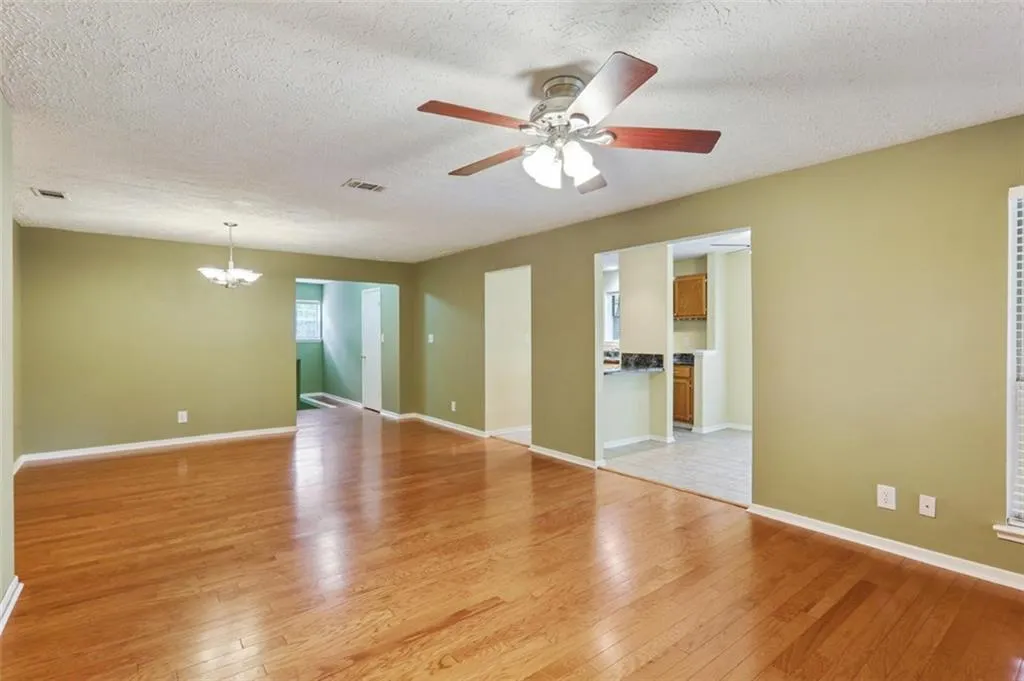 6824 Glenridge Drive Unit B, Sandy Springs, Georgia 30328, 2 Bedrooms Bedrooms, ,2 BathroomsBathrooms,Residential,Sold,6824 Glenridge Drive Unit B,6057146