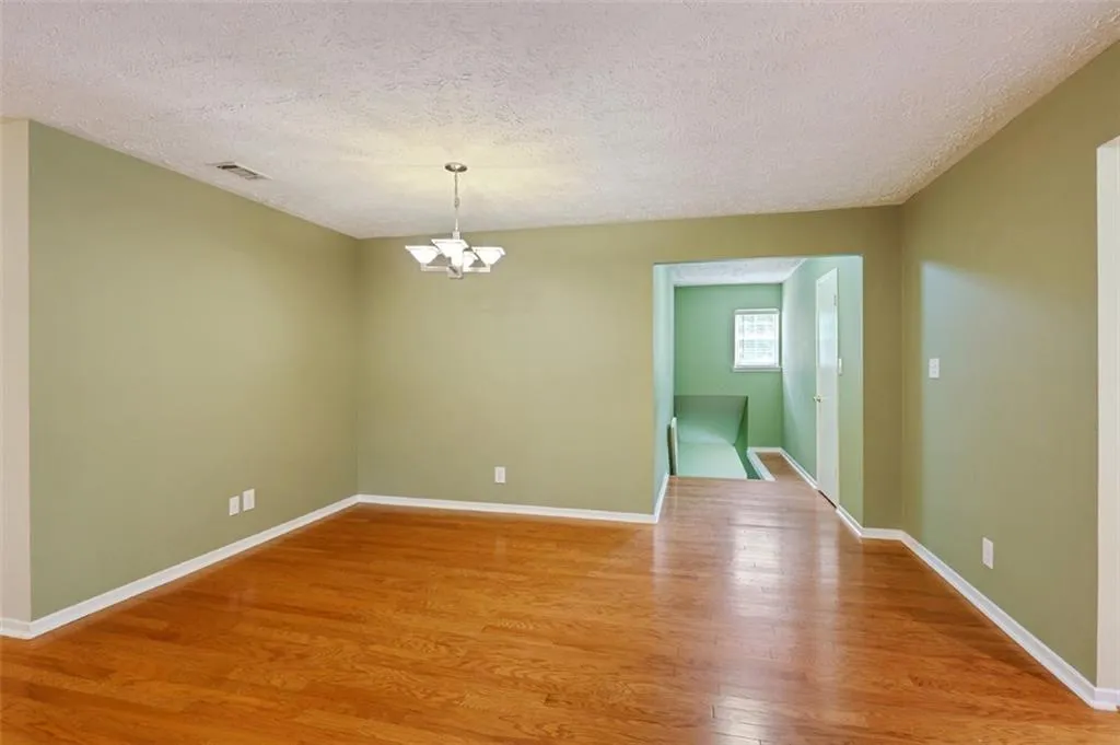 6824 Glenridge Drive Unit B, Sandy Springs, Georgia 30328, 2 Bedrooms Bedrooms, ,2 BathroomsBathrooms,Residential,Sold,6824 Glenridge Drive Unit B,6057146
