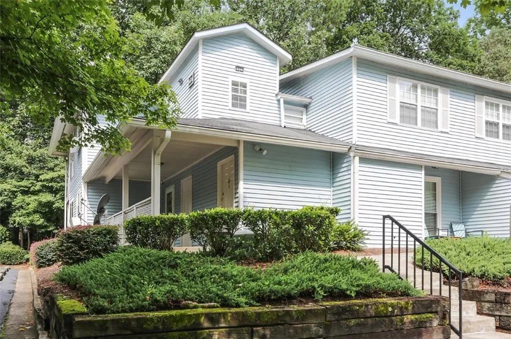 6824 Glenridge Drive Unit B, Sandy Springs, Georgia 30328, 2 Bedrooms Bedrooms, ,2 BathroomsBathrooms,Residential,Sold,6824 Glenridge Drive Unit B,6057146