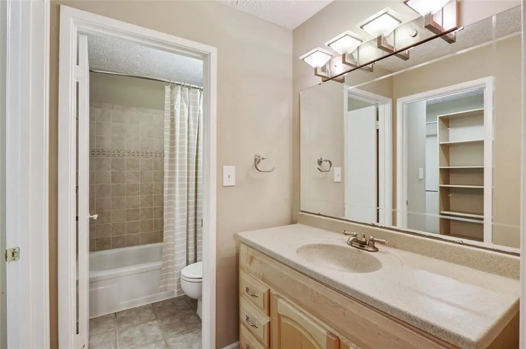 6824 Glenridge Drive Unit B, Sandy Springs, Georgia 30328, 2 Bedrooms Bedrooms, ,2 BathroomsBathrooms,Residential,Sold,6824 Glenridge Drive Unit B,6057146
