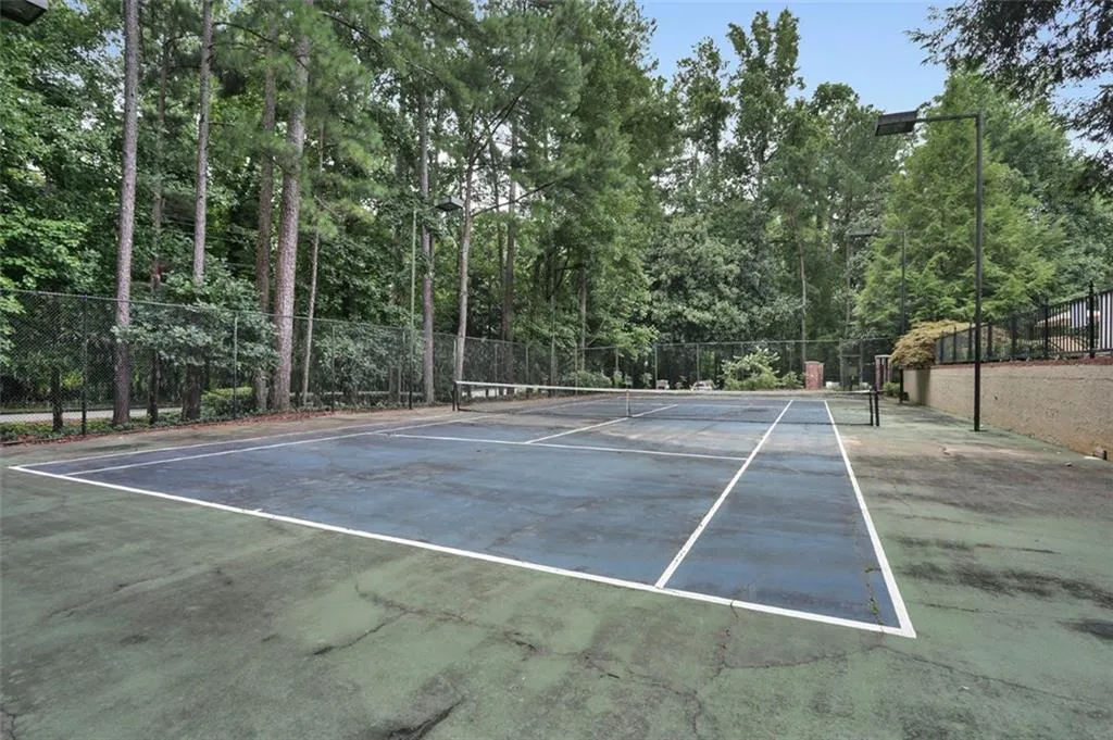 6824 Glenridge Drive Unit B, Sandy Springs, Georgia 30328, 2 Bedrooms Bedrooms, ,2 BathroomsBathrooms,Residential,Sold,6824 Glenridge Drive Unit B,6057146