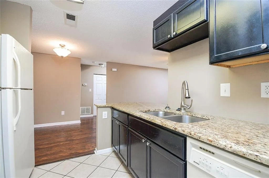 102 Granville Court, Sandy Springs, Georgia 30328, 1 Bedroom Bedrooms, ,1 BathroomBathrooms,Residential,Sold,102 Granville Court,6108444