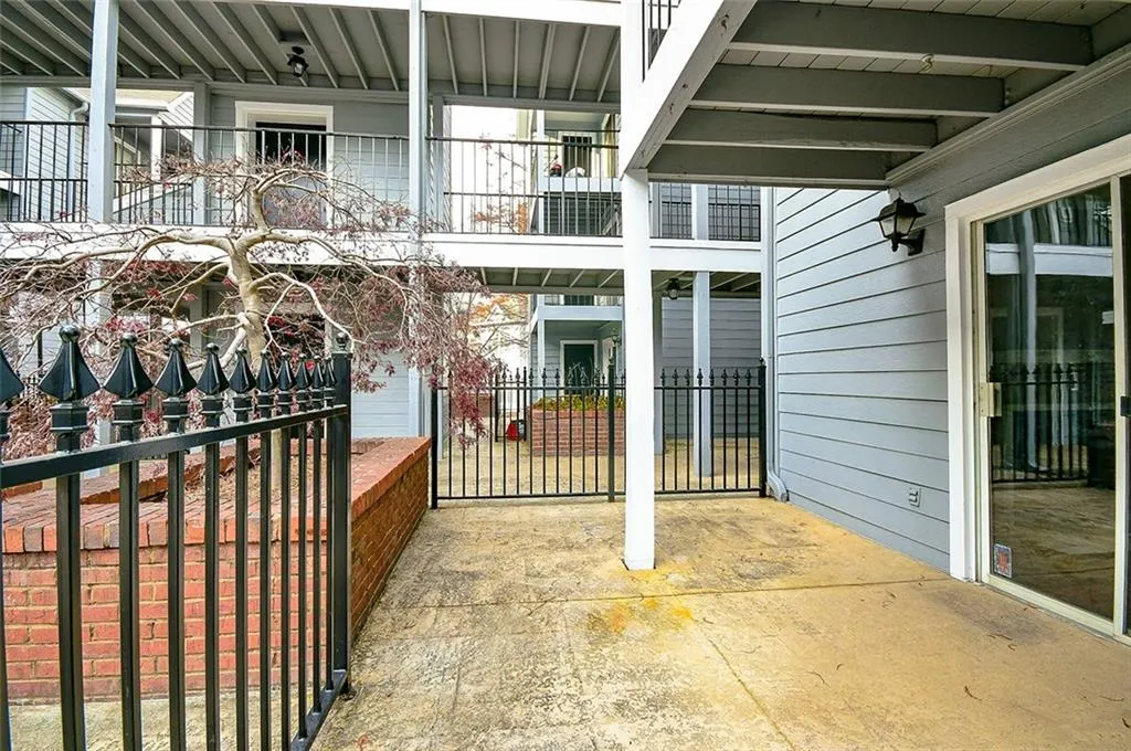 102 Granville Court, Sandy Springs, Georgia 30328, 1 Bedroom Bedrooms, ,1 BathroomBathrooms,Residential,Sold,102 Granville Court,6108444