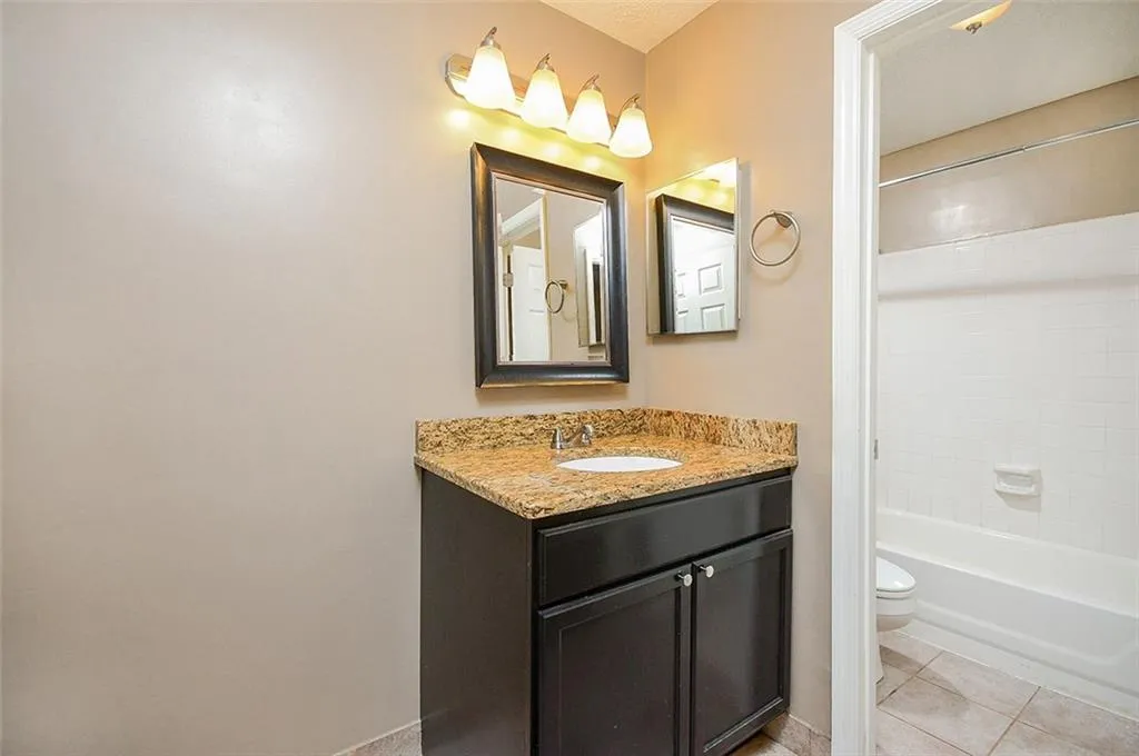 102 Granville Court, Sandy Springs, Georgia 30328, 1 Bedroom Bedrooms, ,1 BathroomBathrooms,Residential,Sold,102 Granville Court,6108444