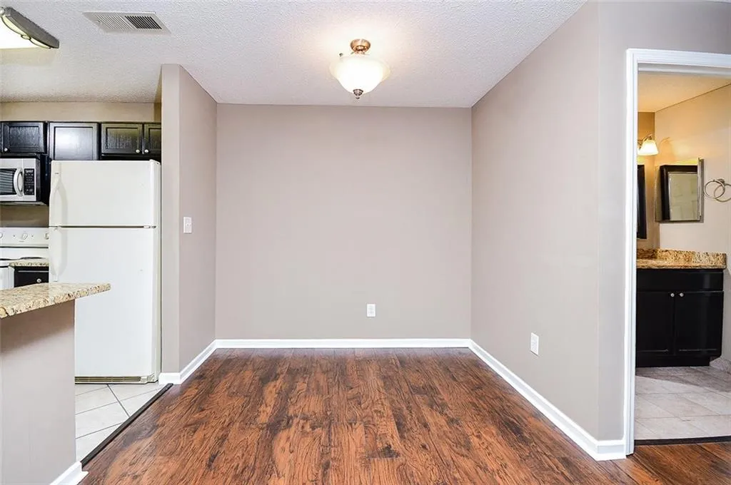 102 Granville Court, Sandy Springs, Georgia 30328, 1 Bedroom Bedrooms, ,1 BathroomBathrooms,Residential,Sold,102 Granville Court,6108444