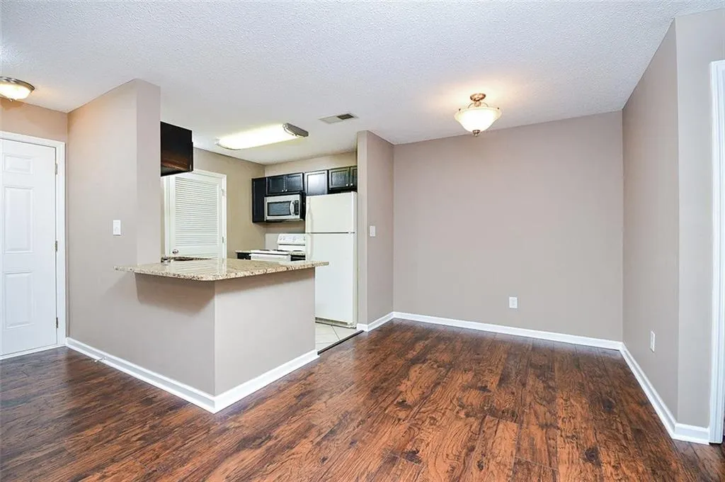 102 Granville Court, Sandy Springs, Georgia 30328, 1 Bedroom Bedrooms, ,1 BathroomBathrooms,Residential,Sold,102 Granville Court,6108444