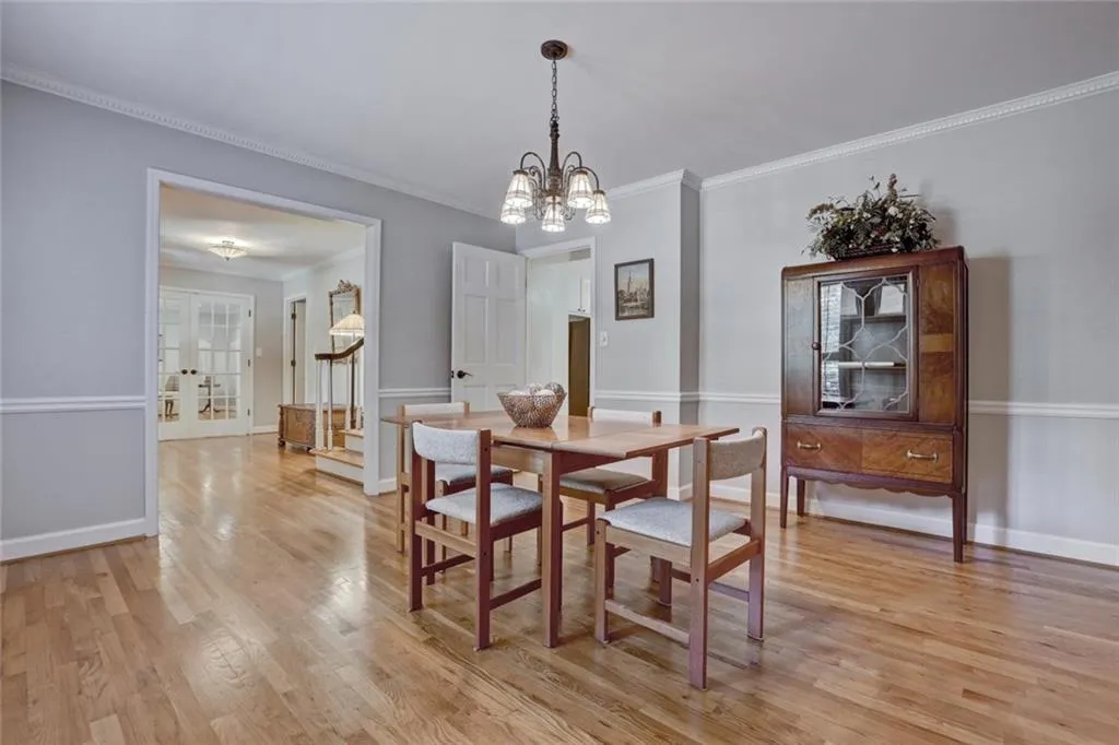 4835 Longchamps Drive, Sandy Springs, Georgia 30319, 6 Bedrooms Bedrooms, ,4 BathroomsBathrooms,Residential,Sold,4835 Longchamps Drive,5898998