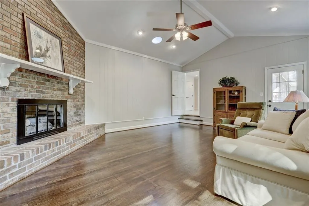 4835 Longchamps Drive, Sandy Springs, Georgia 30319, 6 Bedrooms Bedrooms, ,4 BathroomsBathrooms,Residential,Sold,4835 Longchamps Drive,5898998