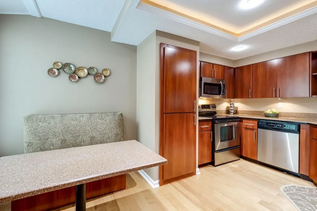 43 Dunwoody Springs Drive Ne Unit 43, Atlanta, Georgia 30328, 3 Bedrooms Bedrooms, ,2 BathroomsBathrooms,Residential,Sold,43 Dunwoody Springs Drive Ne Unit 43,6784433