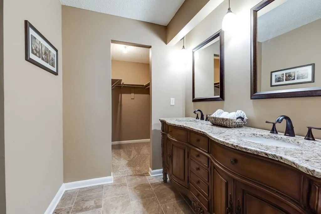 43 Dunwoody Springs Drive Ne Unit 43, Atlanta, Georgia 30328, 3 Bedrooms Bedrooms, ,2 BathroomsBathrooms,Residential,Sold,43 Dunwoody Springs Drive Ne Unit 43,6784433