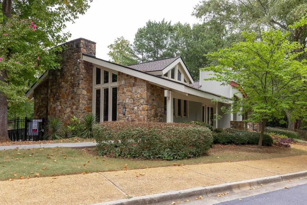 43 Dunwoody Springs Drive Ne Unit 43, Atlanta, Georgia 30328, 3 Bedrooms Bedrooms, ,2 BathroomsBathrooms,Residential,Sold,43 Dunwoody Springs Drive Ne Unit 43,6784433