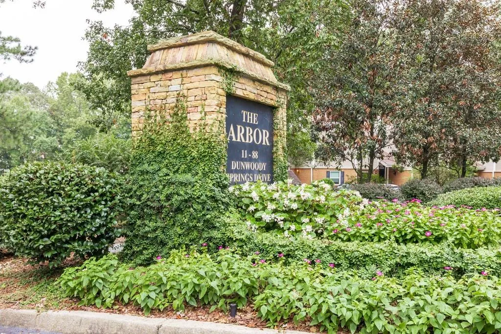 43 Dunwoody Springs Drive Ne Unit 43, Atlanta, Georgia 30328, 3 Bedrooms Bedrooms, ,2 BathroomsBathrooms,Residential,Sold,43 Dunwoody Springs Drive Ne Unit 43,6784433