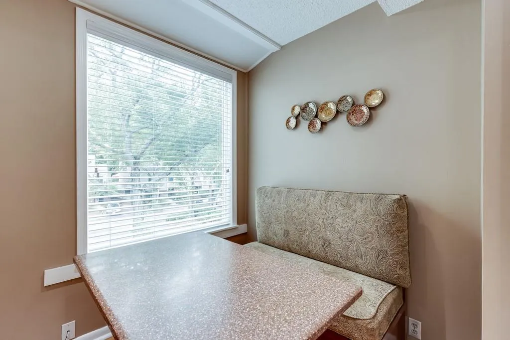 43 Dunwoody Springs Drive Ne Unit 43, Atlanta, Georgia 30328, 3 Bedrooms Bedrooms, ,2 BathroomsBathrooms,Residential,Sold,43 Dunwoody Springs Drive Ne Unit 43,6784433