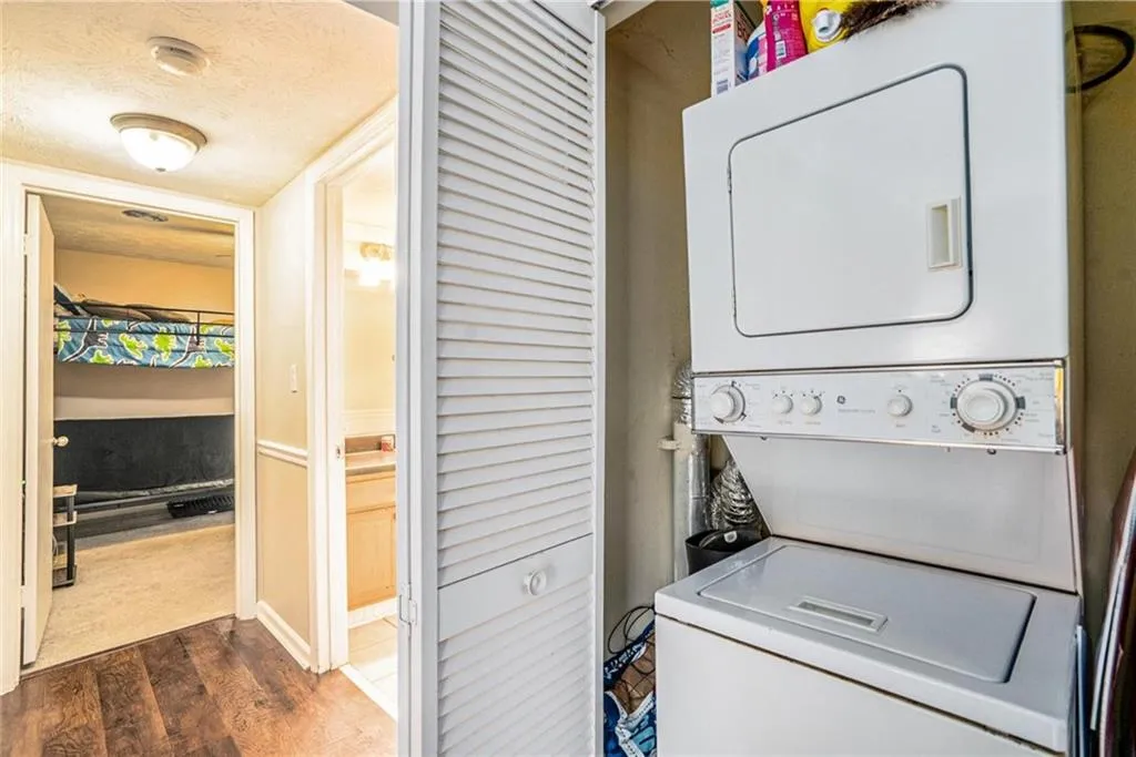 3120 Seven Pines Court Unit 203, Atlanta, Georgia 30339, 2 Bedrooms Bedrooms, 0 ,1 BathroomBathrooms,Residential,For Sale,3120 Seven Pines Court Unit 203,7683468