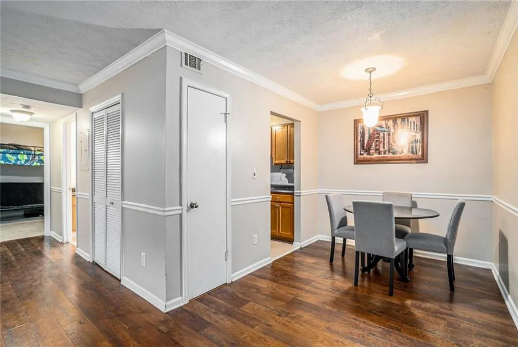 3120 Seven Pines Court Unit 203, Atlanta, Georgia 30339, 2 Bedrooms Bedrooms, 0 ,1 BathroomBathrooms,Residential,For Sale,3120 Seven Pines Court Unit 203,7683468