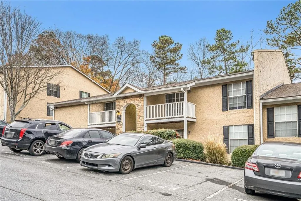 3120 Seven Pines Court Unit 203, Atlanta, Georgia 30339, 2 Bedrooms Bedrooms, 0 ,1 BathroomBathrooms,Residential,For Sale,3120 Seven Pines Court Unit 203,7683468