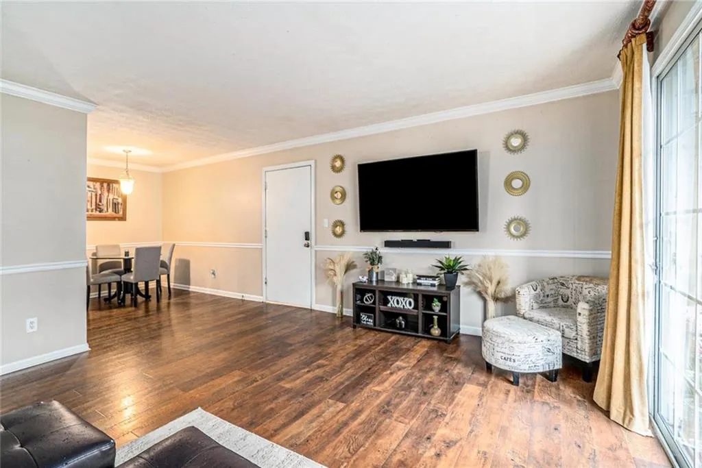 3120 Seven Pines Court Unit 203, Atlanta, Georgia 30339, 2 Bedrooms Bedrooms, 0 ,1 BathroomBathrooms,Residential,For Sale,3120 Seven Pines Court Unit 203,7683468
