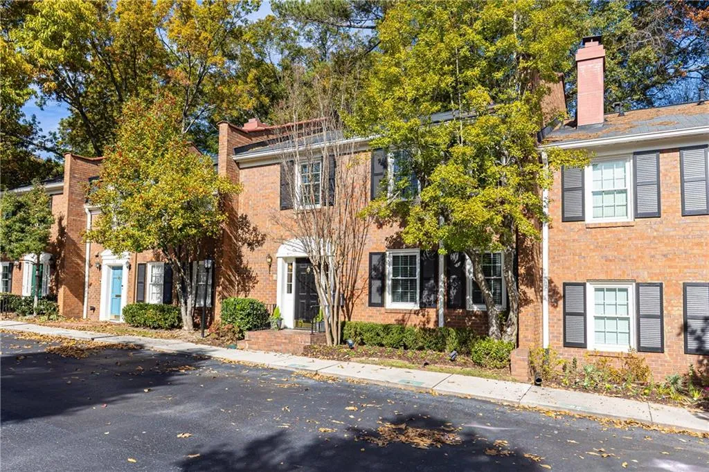4620 Wieuca Road Ne Unit 57, Atlanta, Georgia 30342, 3 Bedrooms Bedrooms, ,2 BathroomsBathrooms,Residential,For Sale,4620 Wieuca Road Ne Unit 57,7683284